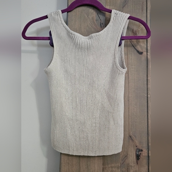 Moon&Madison knit sleeveless button up top/vest in cream tan. Size Medium - Picture 2 of 6